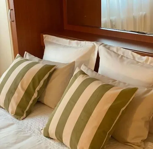 Lovely & Quiet 1-bedroom With Free Parking * בוקרשט