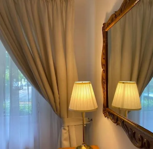 Lovely & Quiet 1-bedroom With Free Parking דירה *